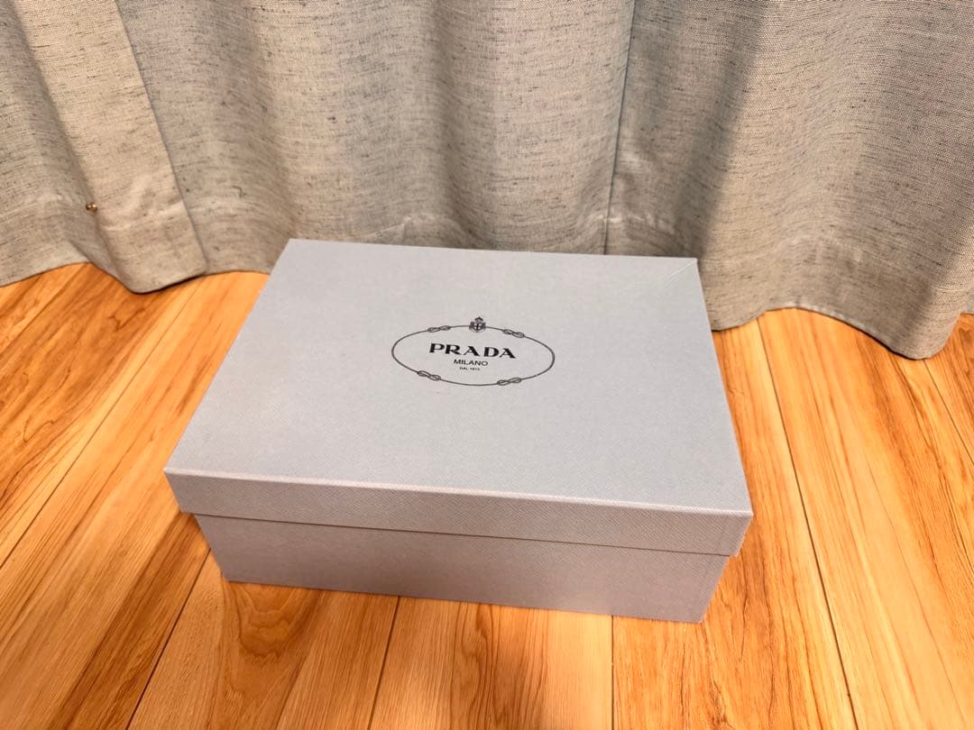 「ゆーり専用」プラダ モノリス ブラッシュドレザー ローファー