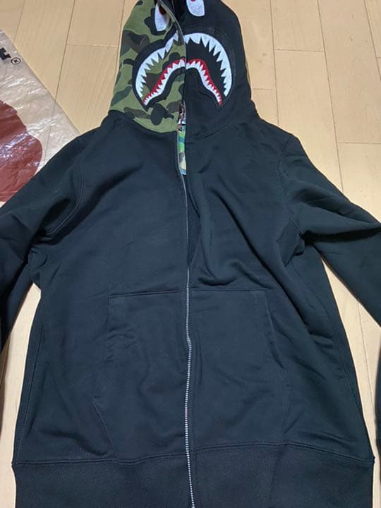 シャークパーカー