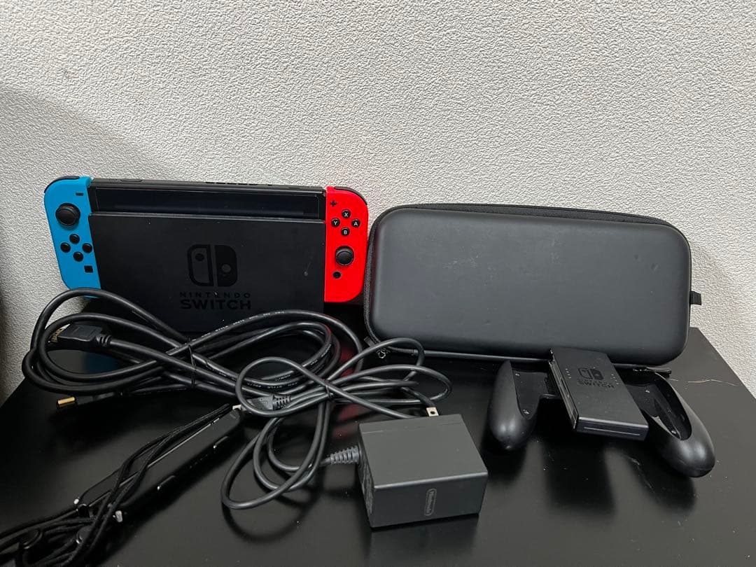 ニンテンドー　スイッチ　本体　Switch　一式　ハードケース