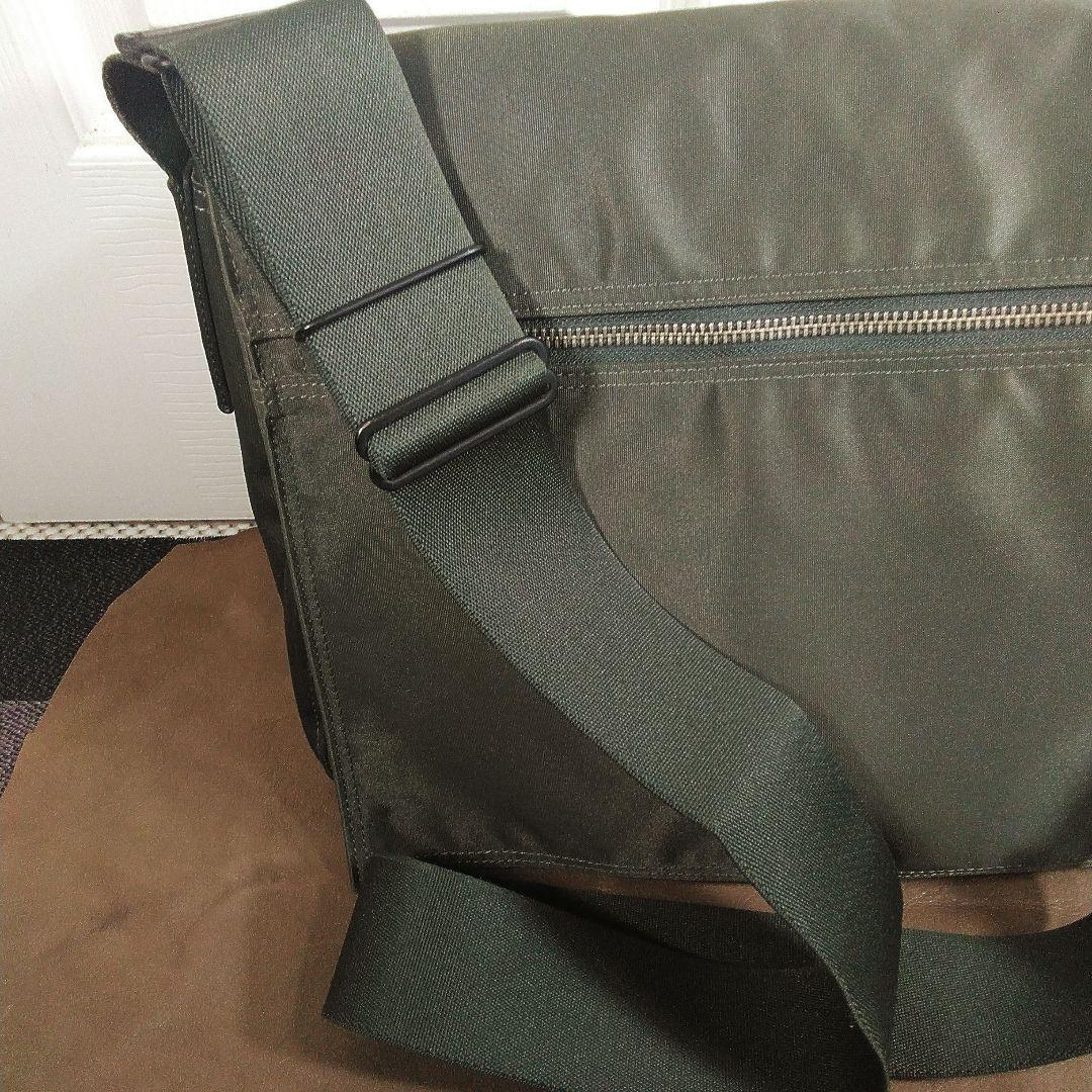 PORTER⁄LIFTショルダーバッグ カーキグリーン