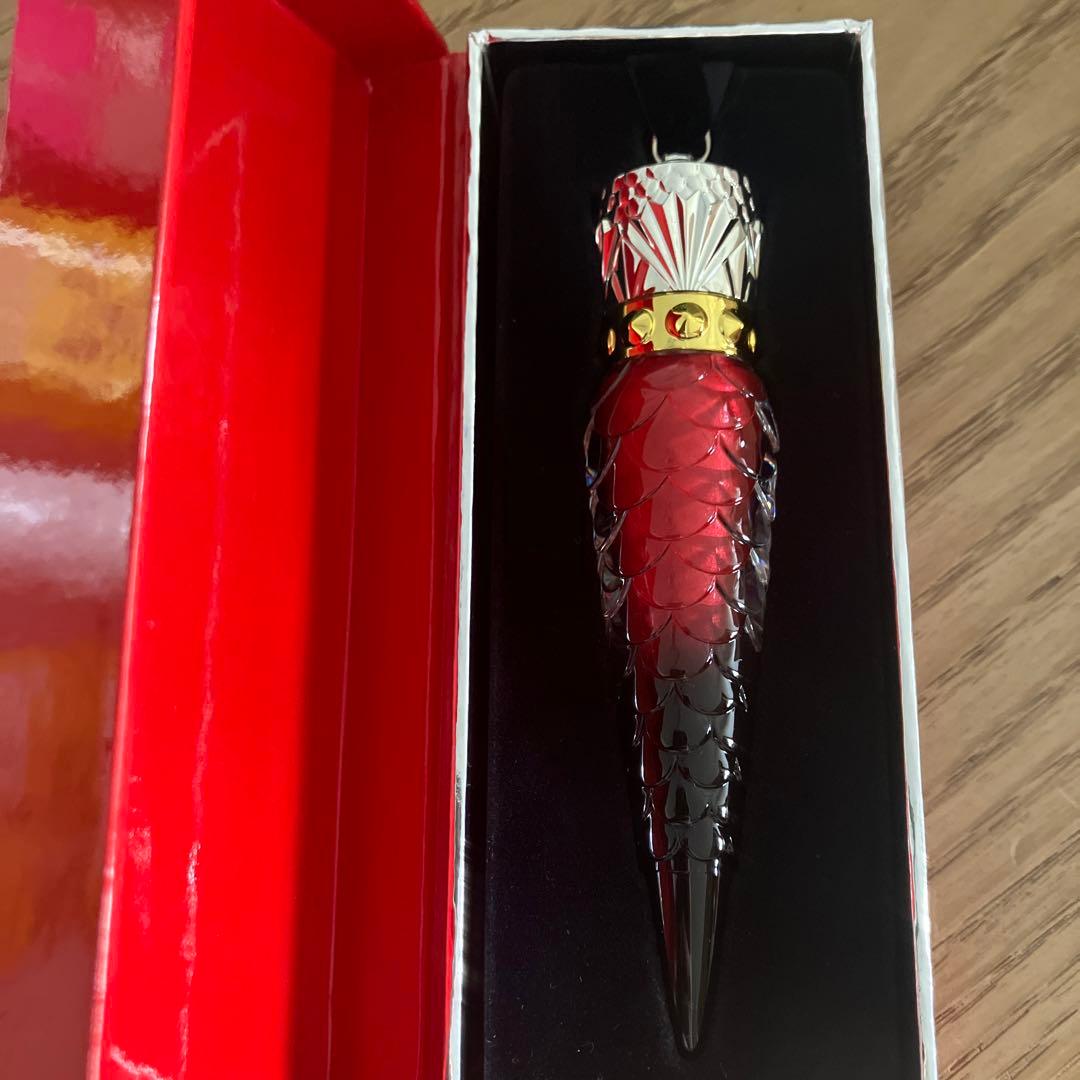 クリスチャン　ルブタン　101F ルージュ