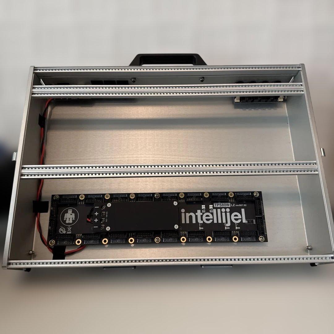 intellijel case 7U 84HP シルバー モジュラー ケース