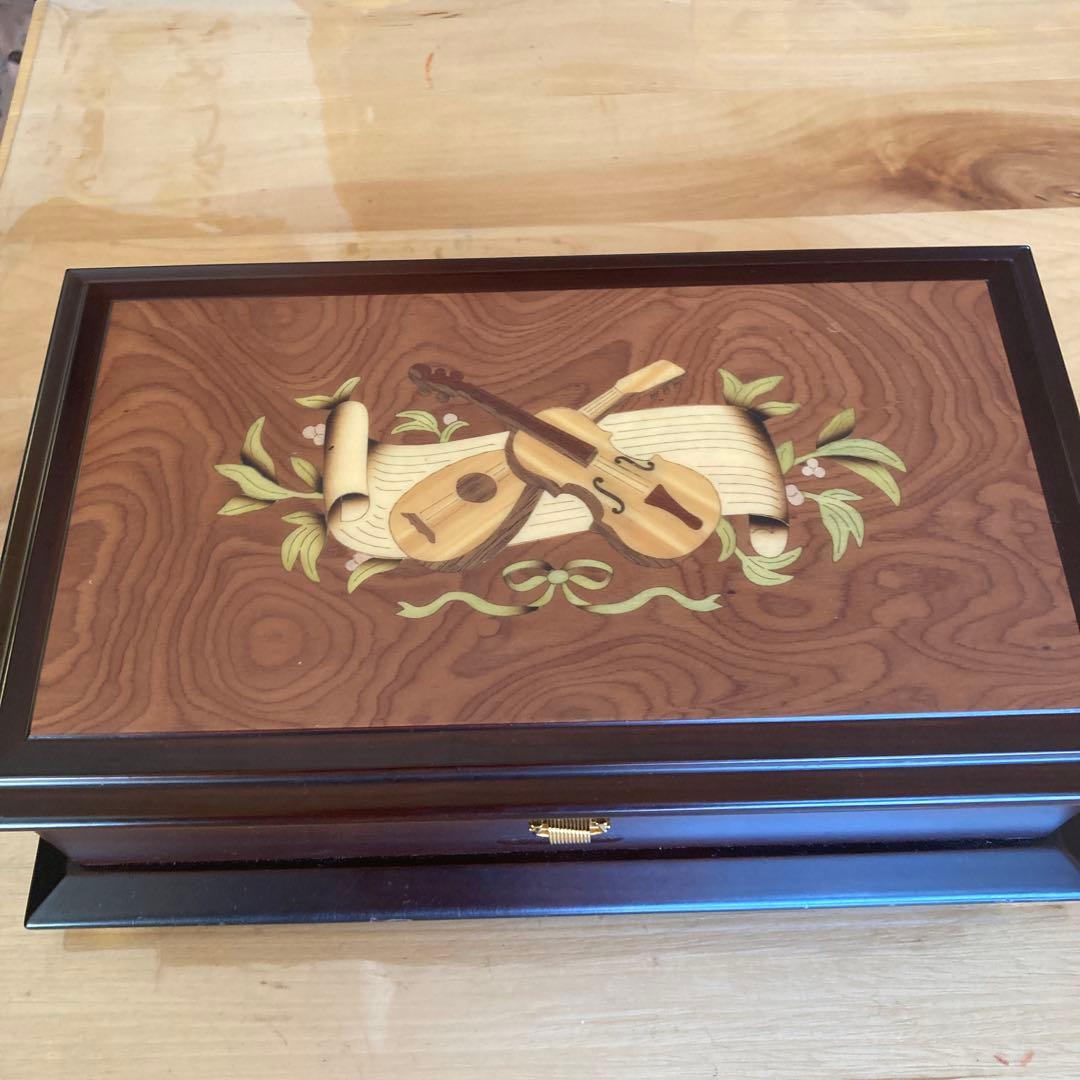 楽器デザインの手動オルゴール