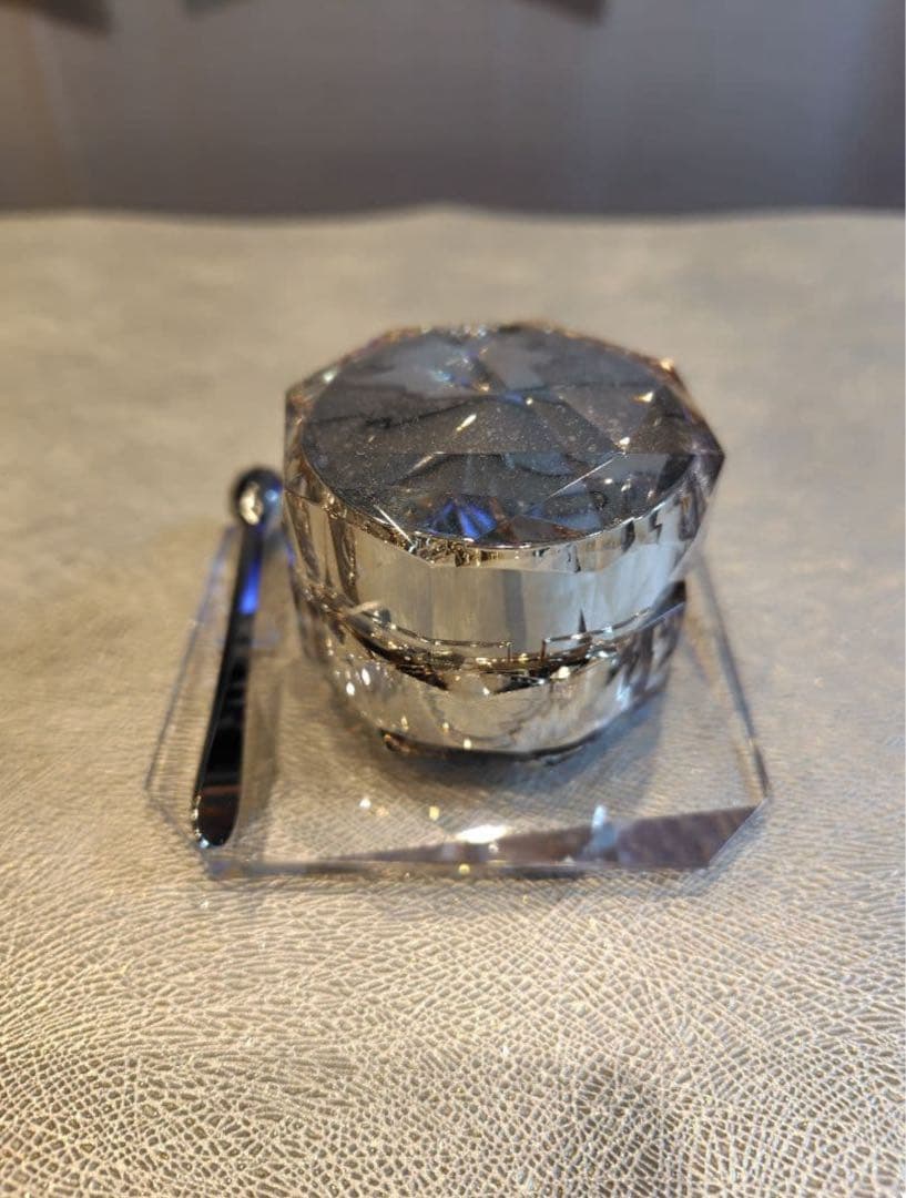 クレ・ド・ポーボーテ　クレームコントゥールデジューnクリーム（目元用）15グラム