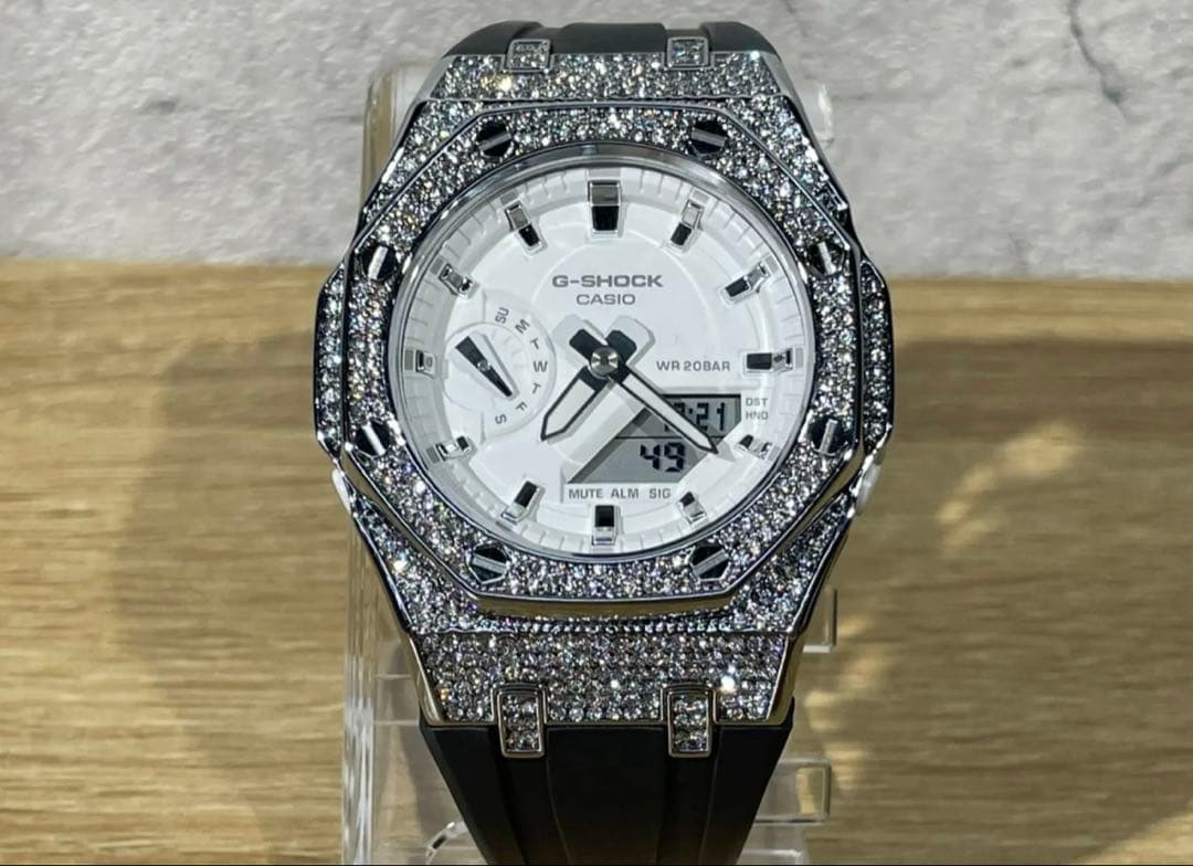 カシオ Gショック ジルコニアシルバー ブラックベルト