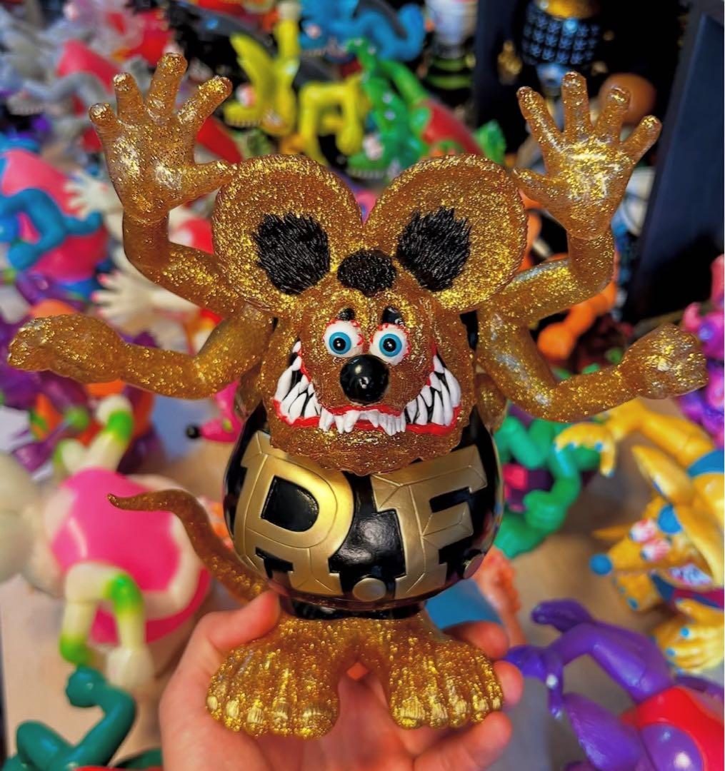 ブラックブックトイ　ラッドフィンク