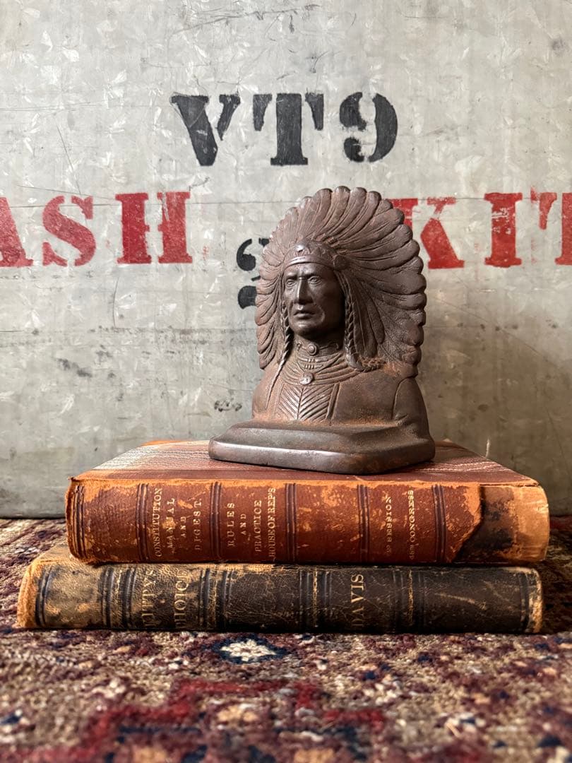 Indian Bookend ／single