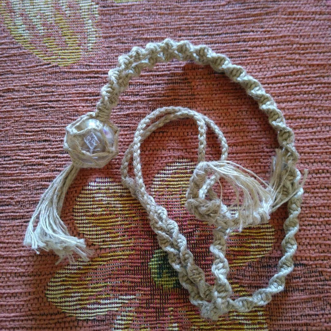 ホロンクリスタル　麻紐ペンダント