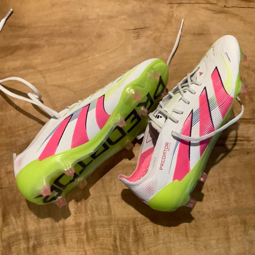 adidas PREDATOR サッカーシューズ