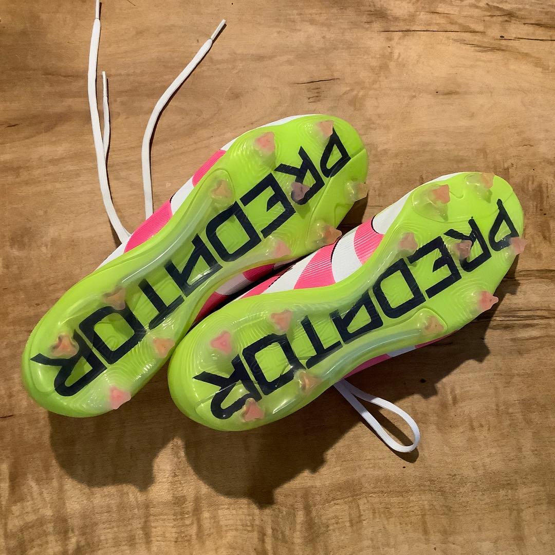 adidas PREDATOR サッカーシューズ