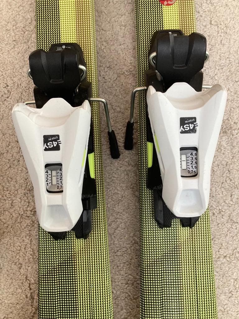 HEAD V-SHAPE スキーセット ポール付き