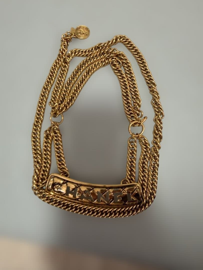 CHANELシャネルヴィンテージ CHANEL型抜きプレート チェーンベルト