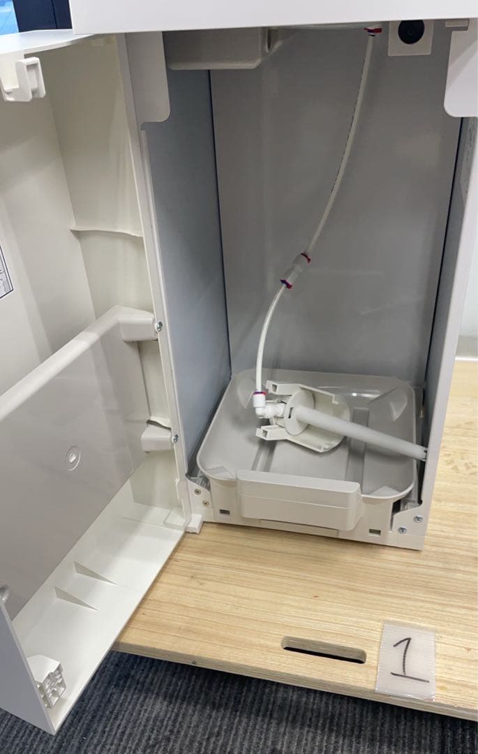 ★中古格安！プレミアムウォーターサーバー HC22D1L-PW-WB ホワイト