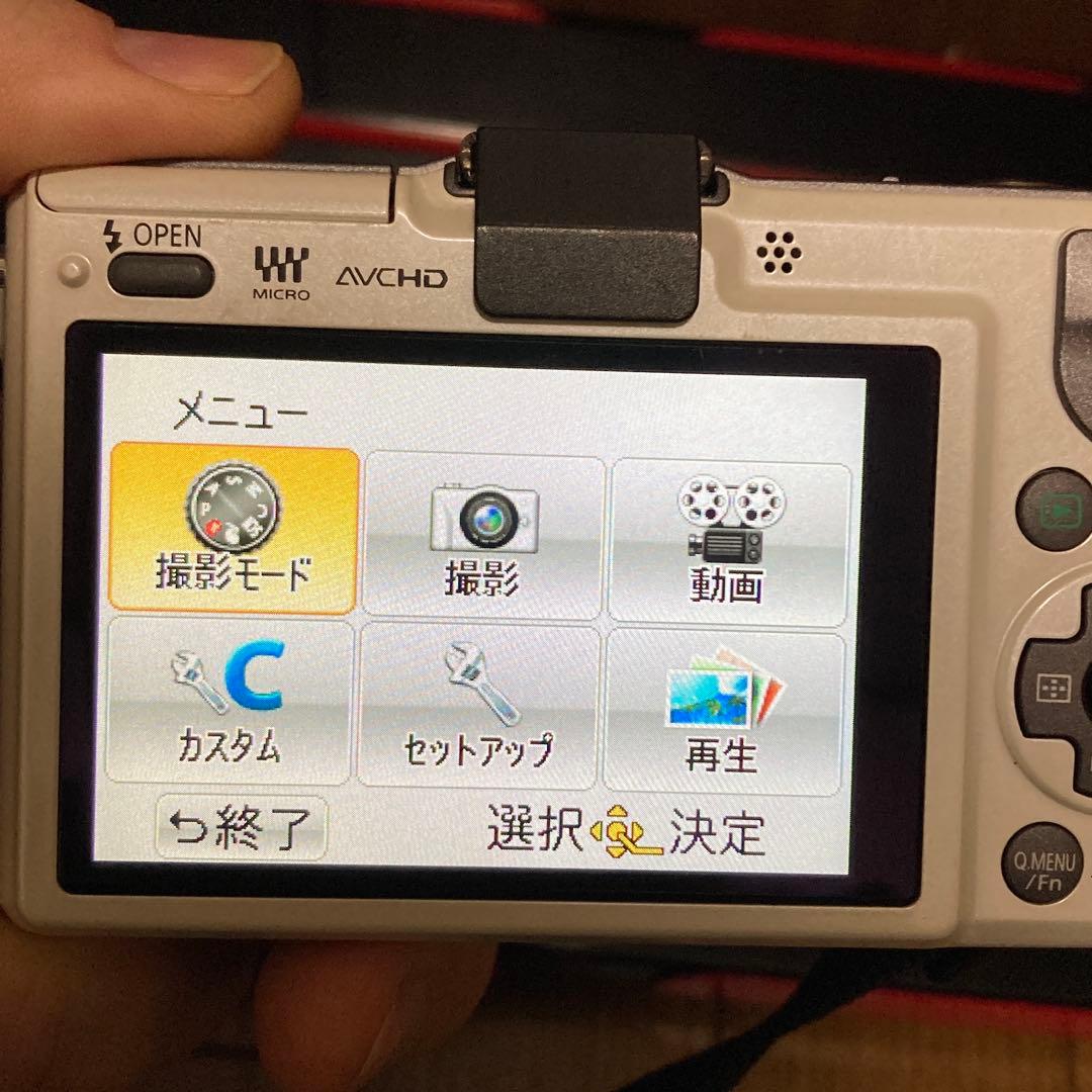 美品　レア　Panasonic LUMIX GF2 ミラーレス一眼　ボディ