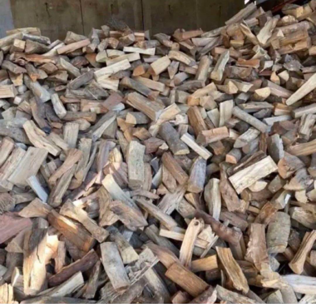 【引取限定】1トントラック　薪　薪ストーブ用　キャンプ　約3年乾燥