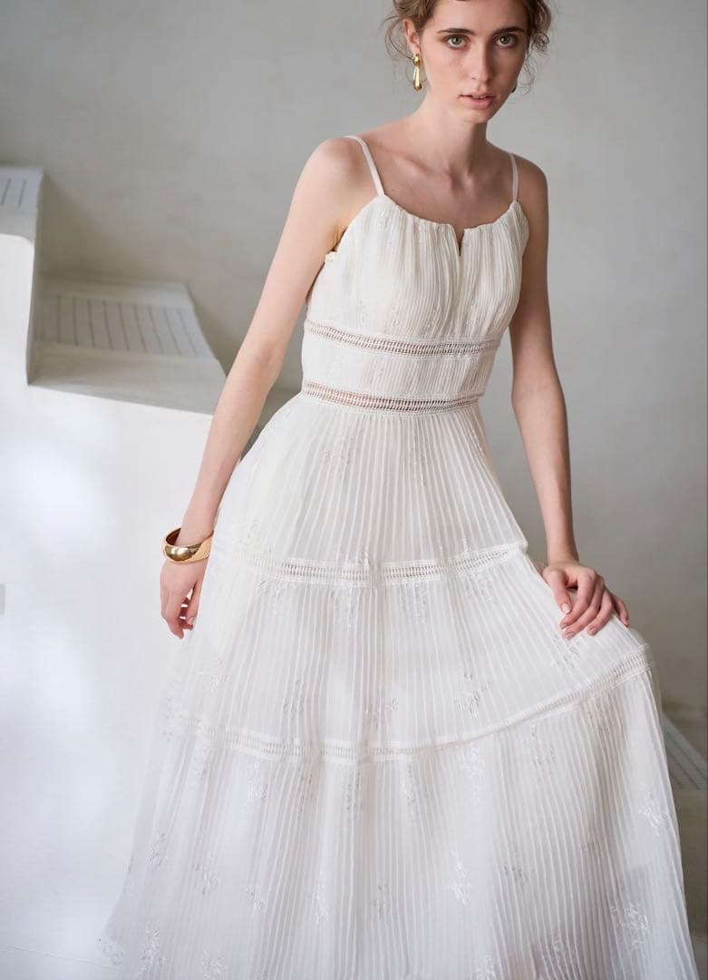 Estella.k エンブロイダリープリーツドレス新品