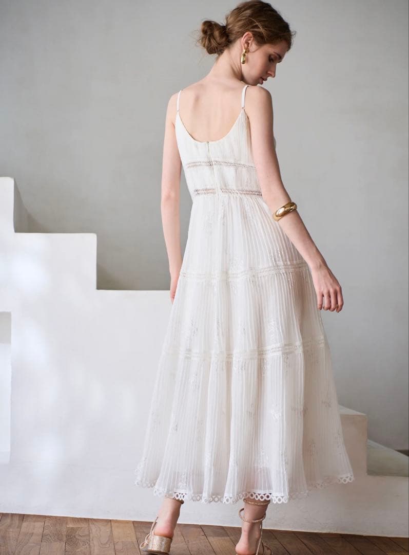 Estella.k エンブロイダリープリーツドレス新品