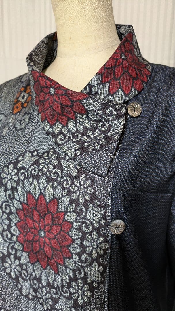 No244大島紬着物リメイク 龍郷柄割り込み絣と110亀甲大島紬 ２種使いワンピ