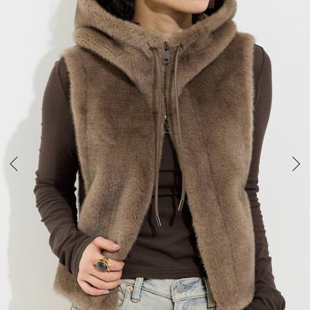 アパルトモン　LOU ANDREA ルーアンドレア HOOD VEST