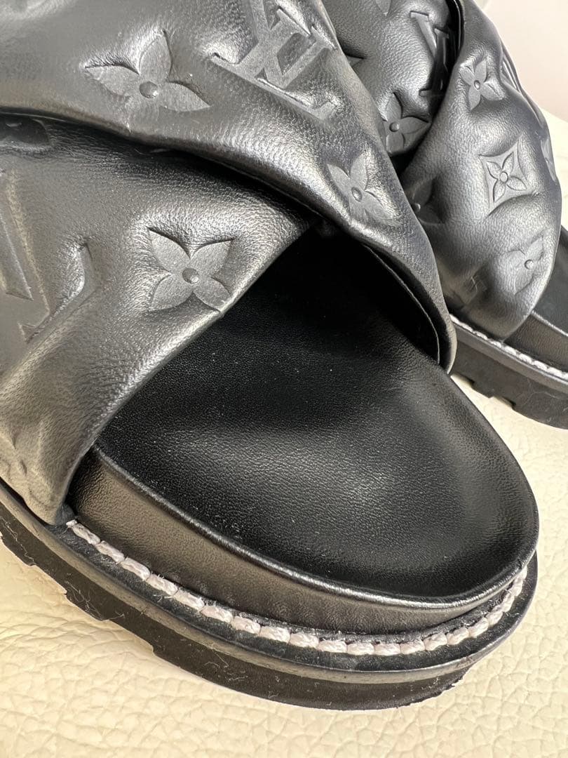 Louis Vuitton サンダル 極美品 未使用に近い 黒 サイズ３７.５