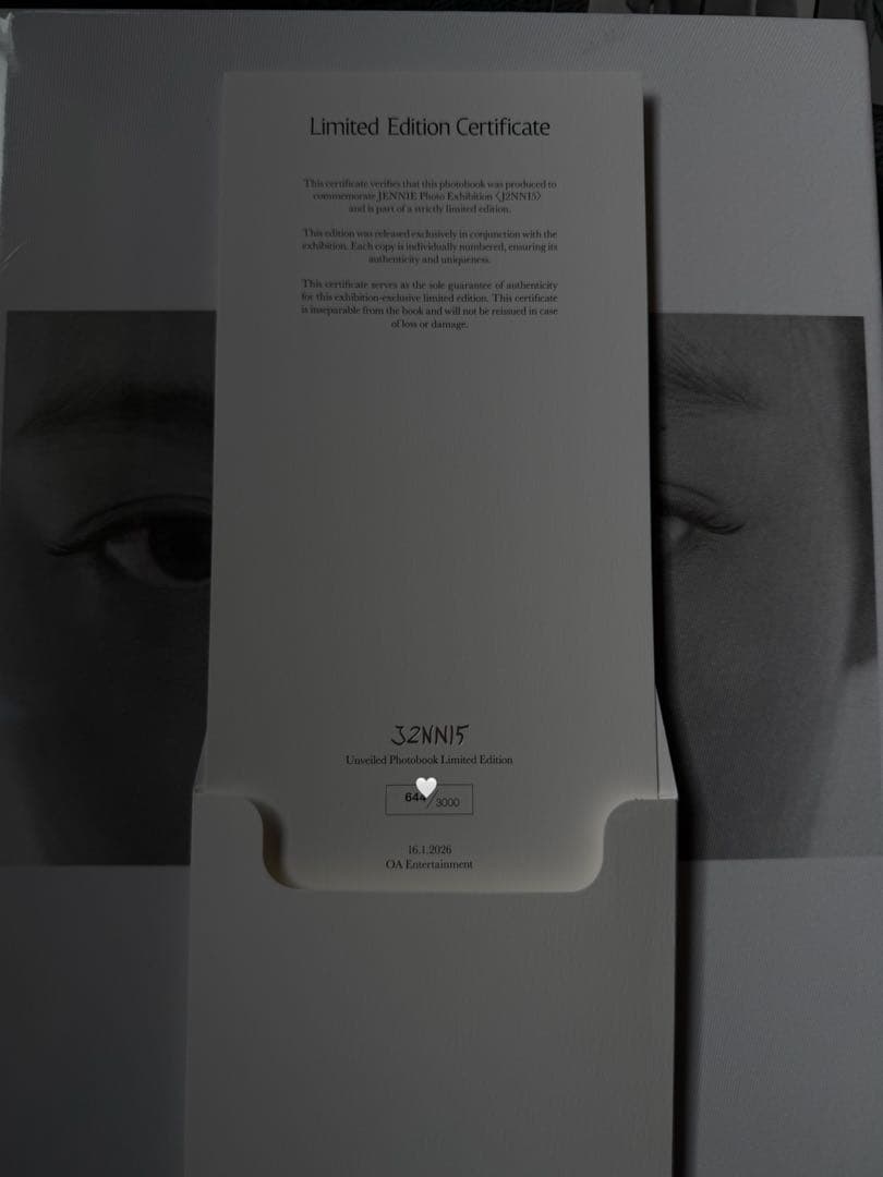 JENNIE 写真展 <J2NNI5> POPUP Photobookシール付き