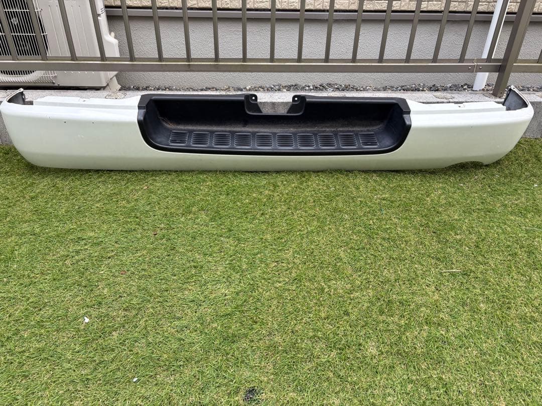 ハイエース　ナロー用　200系　リアバンパー　送料込み