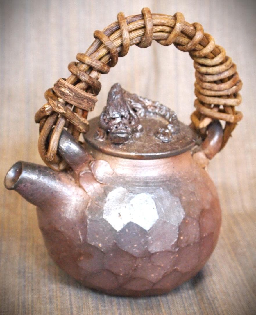 新品★竹内靖之【師：山本陶秀】★★備前龍摘み籐手付き面取り土瓶