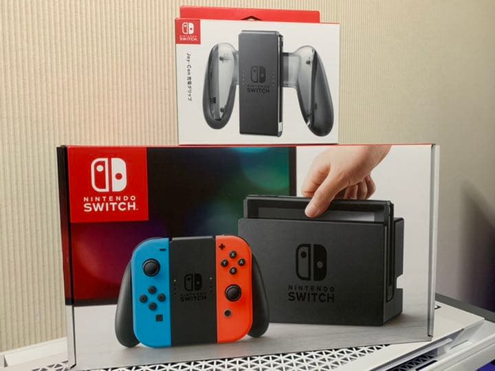 Nintendo Switch 本体 + Joy-Con充電グリップ