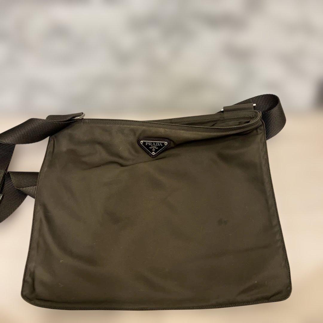 PRADA サフィアーノ　ショルダー