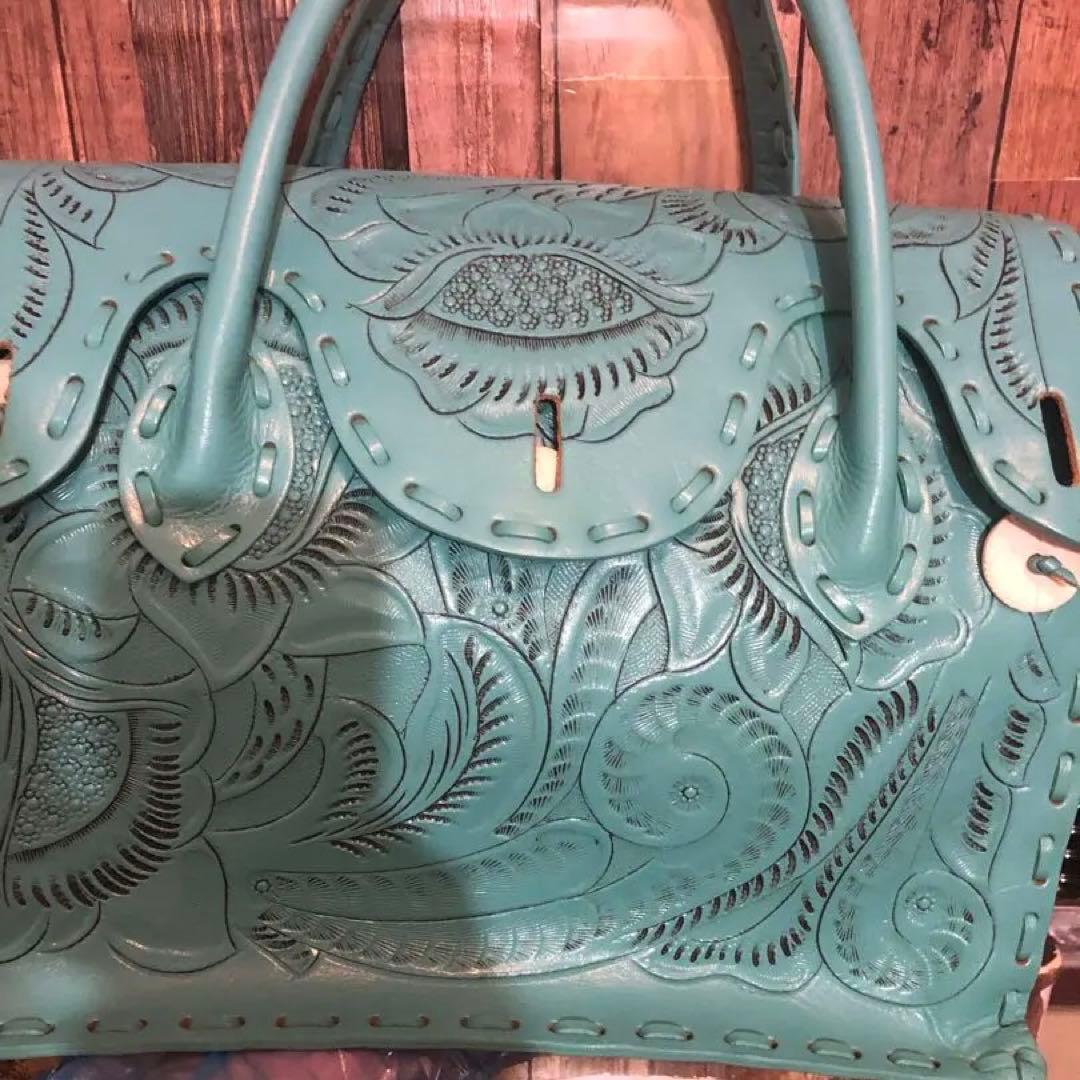 レア美品❣️カービングトライブス　Mサイズ