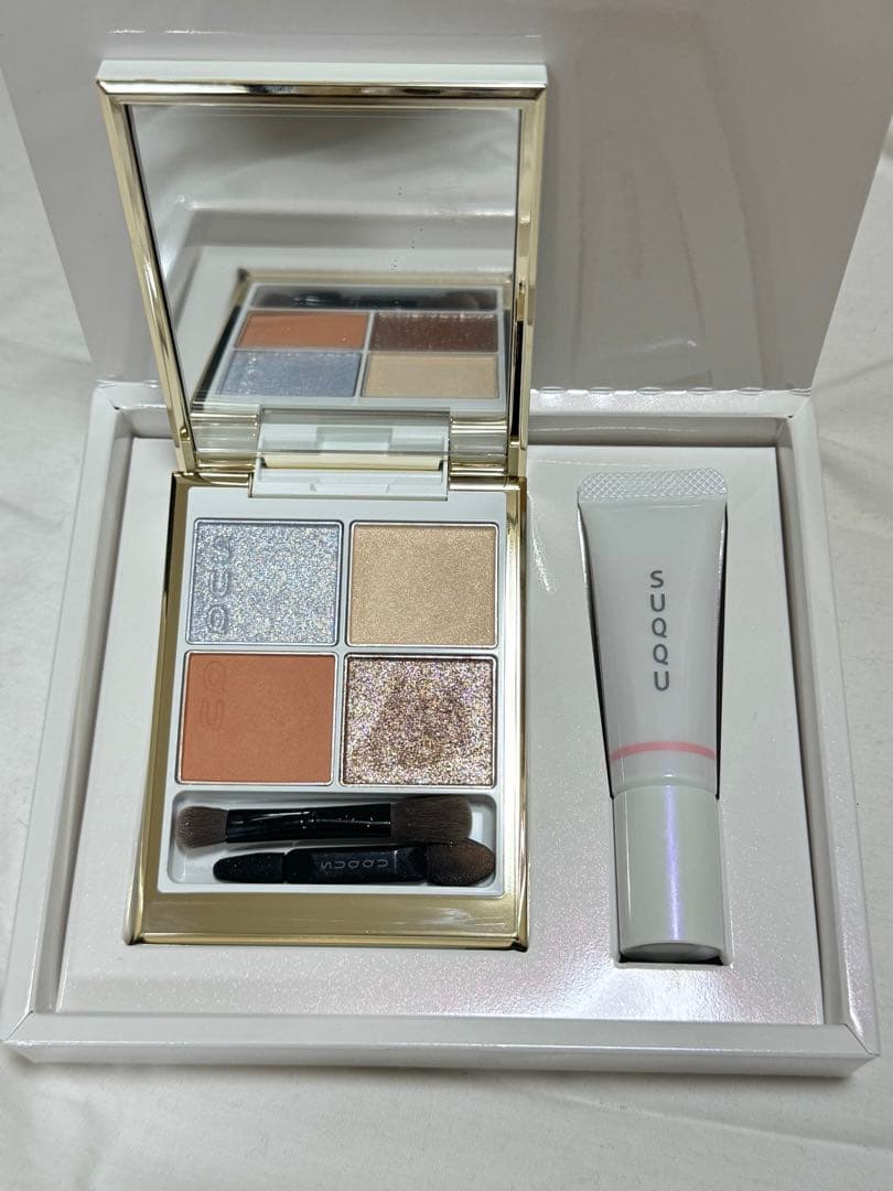 SUQQUメイクアップキット光飾 (2025ホリデーコレクション)