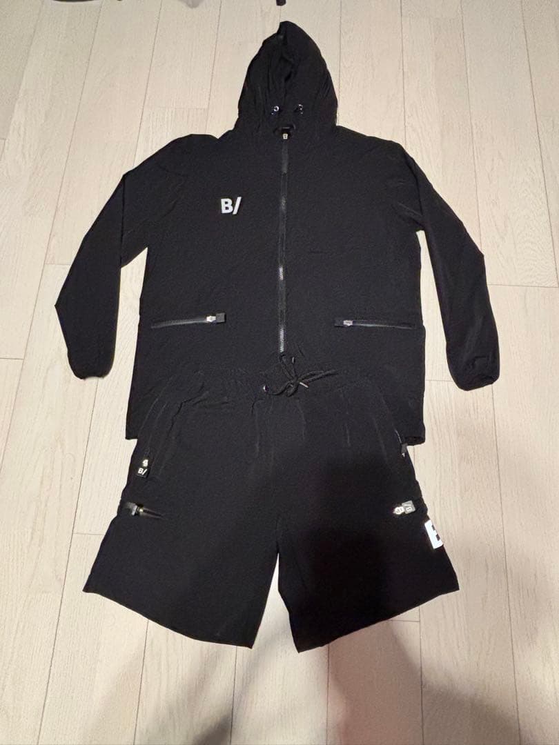 B/ ビースラッシュ　ジップパーカー　ハーフパンツ