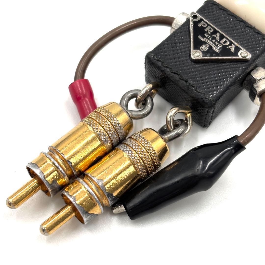 正規品 プラダ エドワード キーホルダー ロボット 三角ロゴ サフィアーノレザー