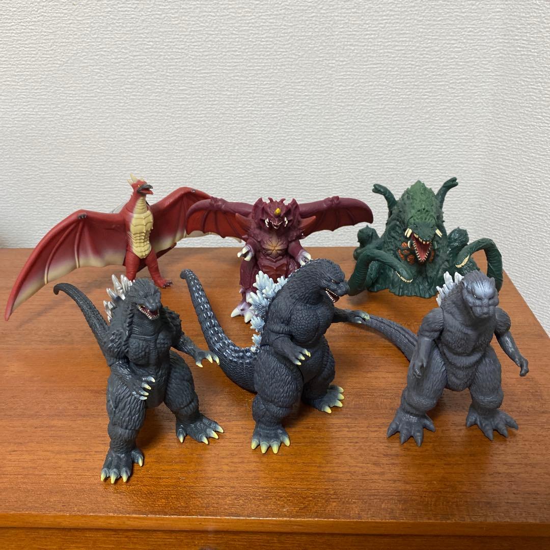 ムービーモンスター　ゴジラ　フィギュア 人形　ソフビ　デストロイア　ビオランテ