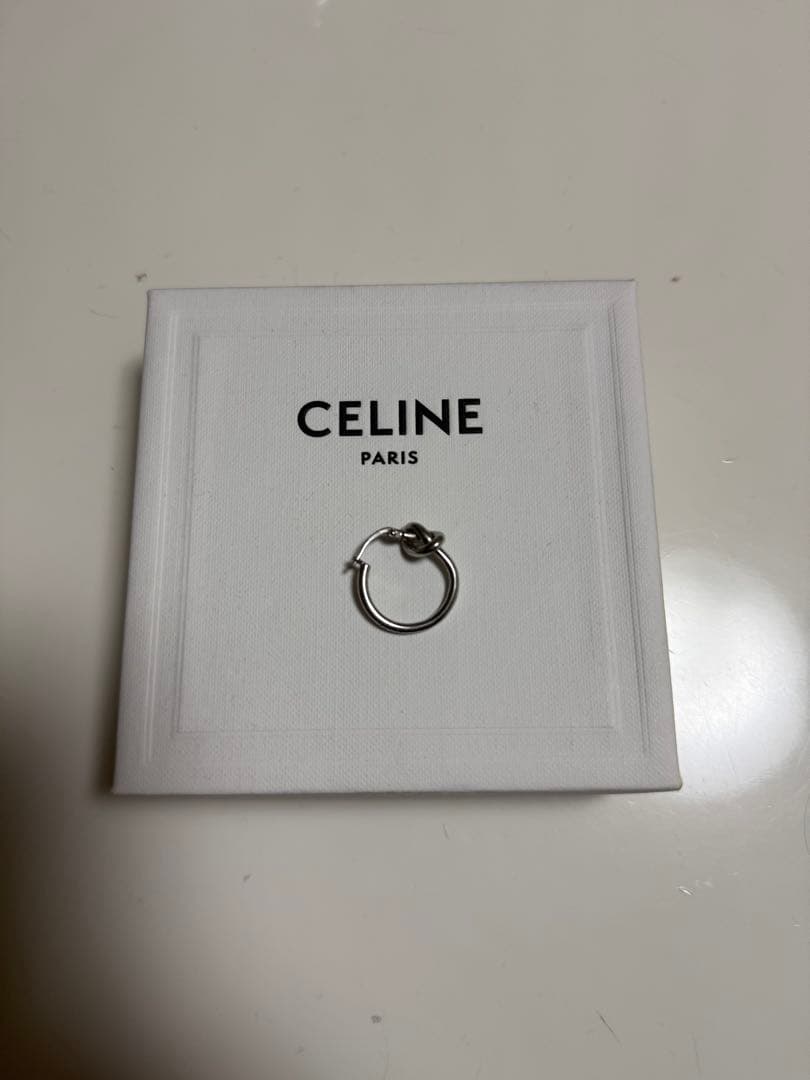 セリーヌ　ピアス　フープピアス　片耳