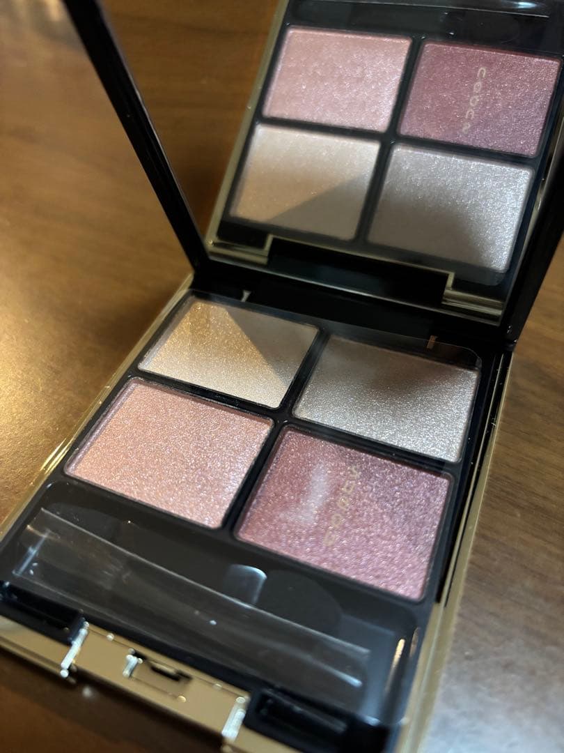 【新品未使用】SUQQU デザイニングカラーアイズ 04 絢撫子