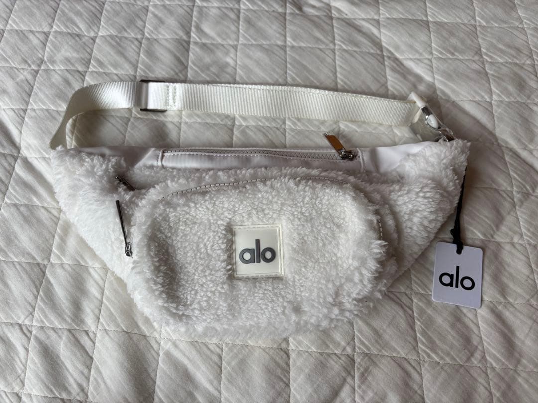 alo★新品タグ付き シェルパ ウエストポーチ ボア ファー