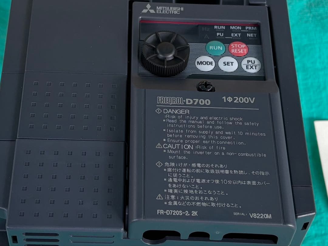 Mitsubishi Electric FR-D720S-2.2K インバータ