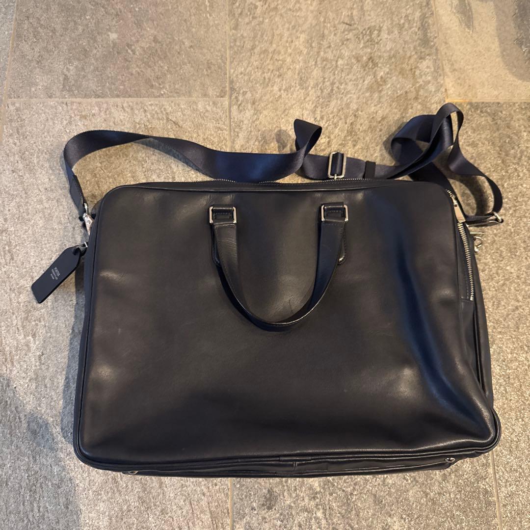 黒レザー ビジネスバッグ 3ポケット