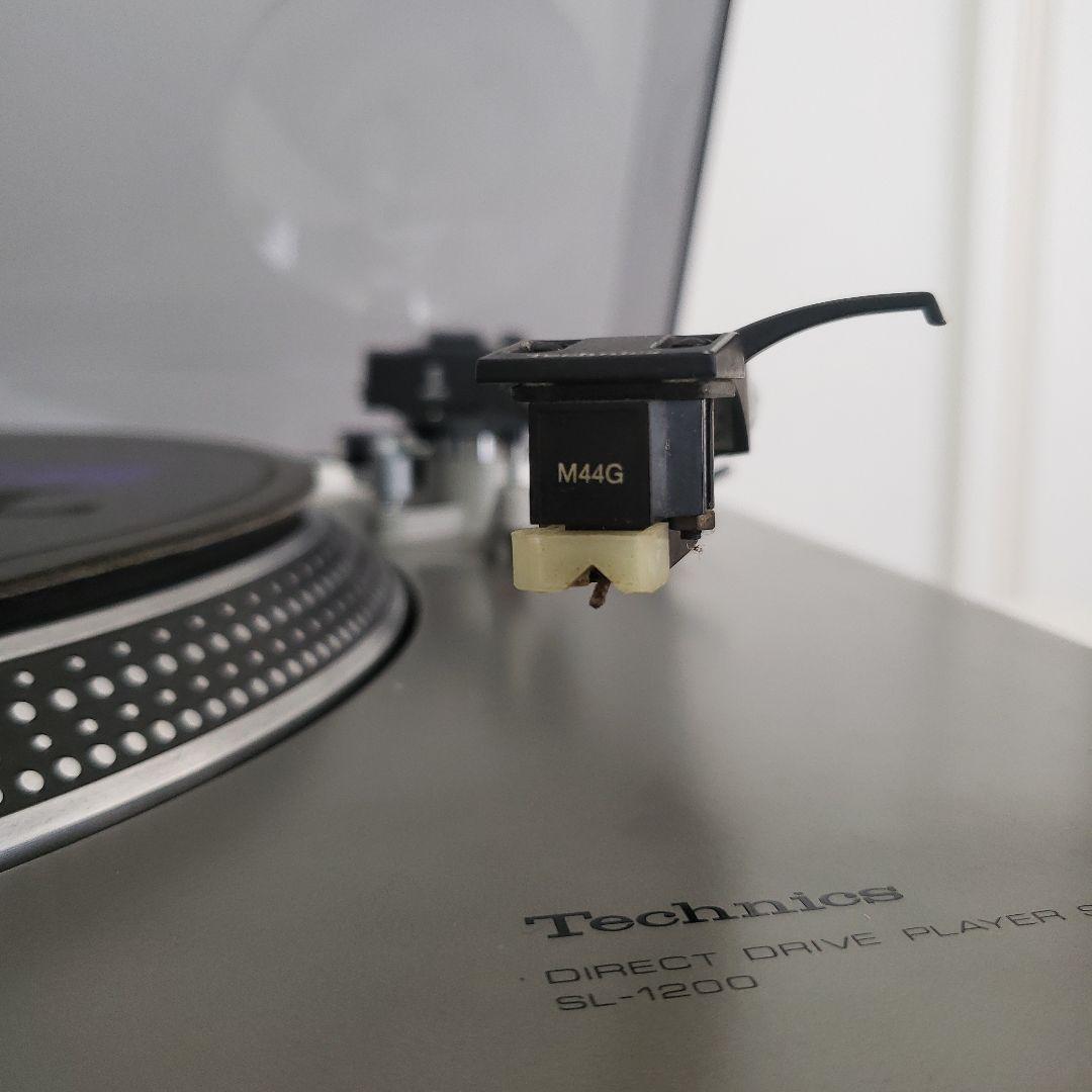 Technics SL-1200 ターンテーブル