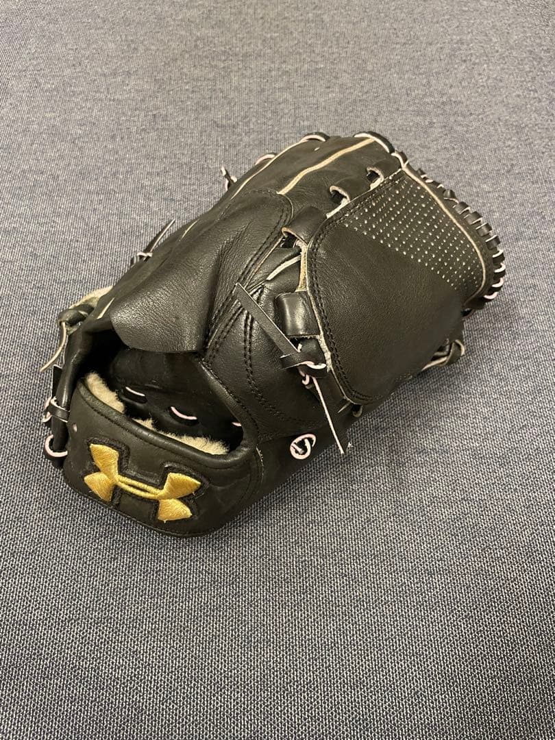 希少！　アンダーアーマー　野球 硬式グローブ 一般用　大人　右投げ　グラブ
