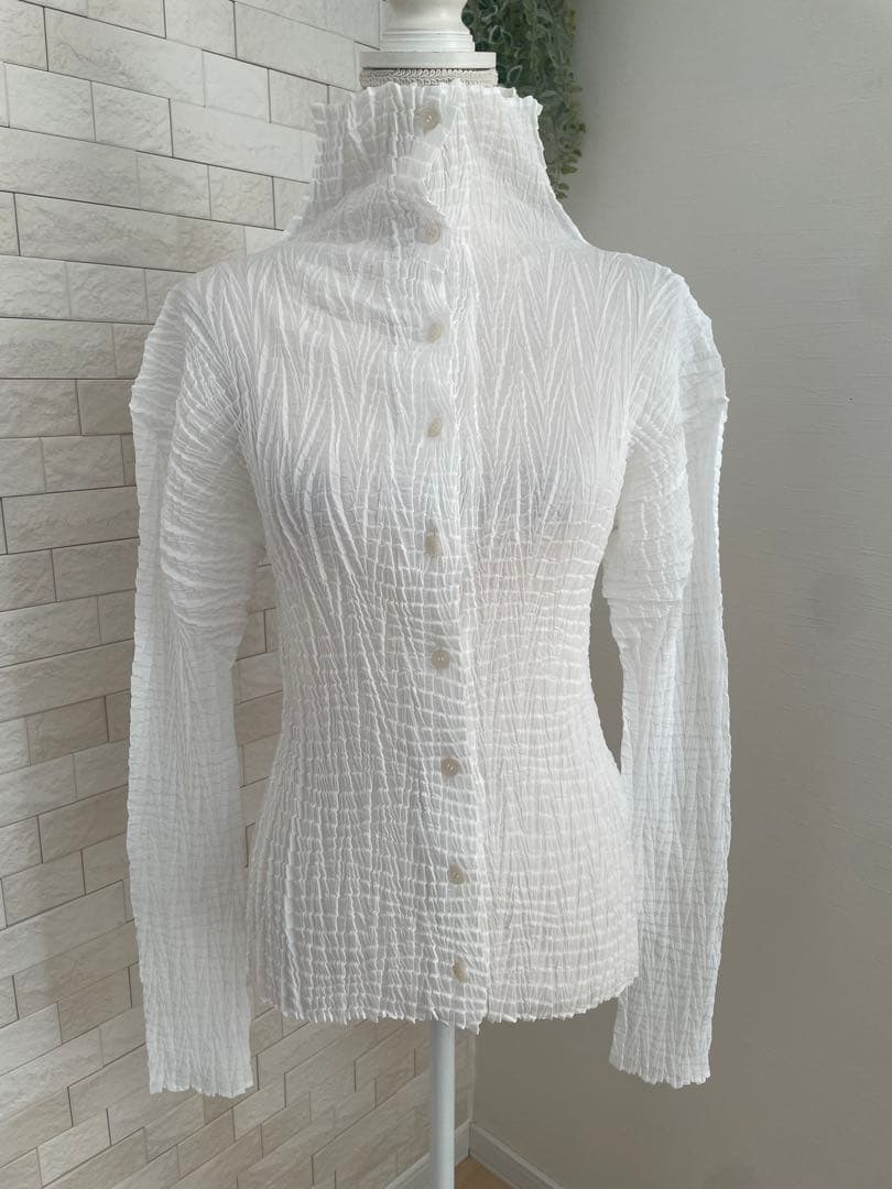 イッセイミヤケ ⭐️ホワイトリブ加工ボタンアップシャツ　Lサイズ