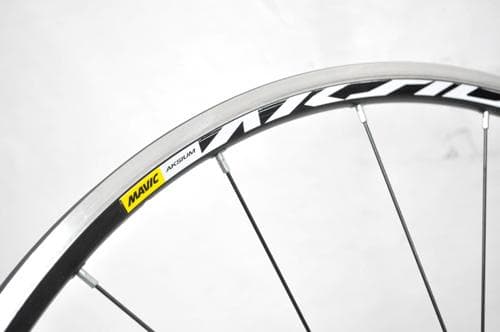 MAVIC Aksium 700C フロントホイール