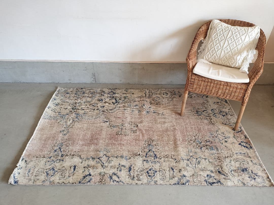 【タコ物語】シャビーなモーブピンクのヴィンテージラグ　No.722