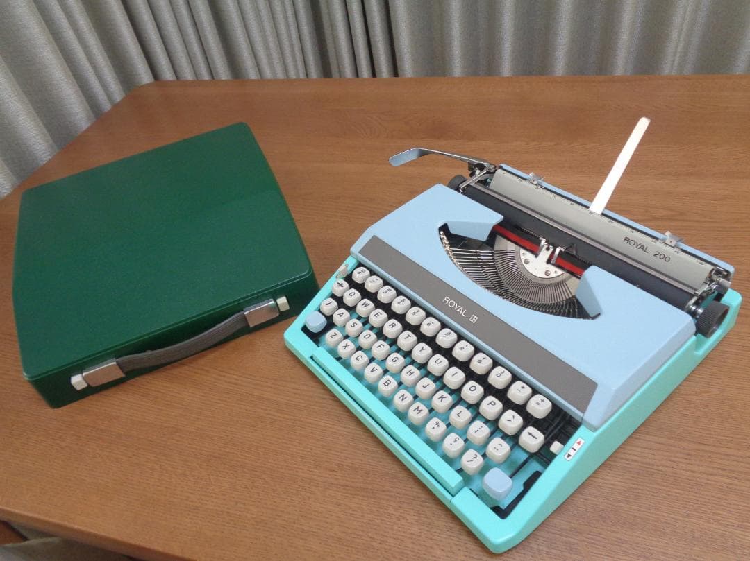 完動品　 200　ロイヤルタイプライター　パステルカラー